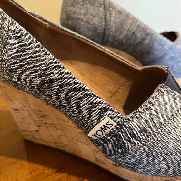 TOMS Classic Espadrille Wedge Open Toe Sandal Navy Slub Chambray EUC.Size 7 - Picture 7 of 10